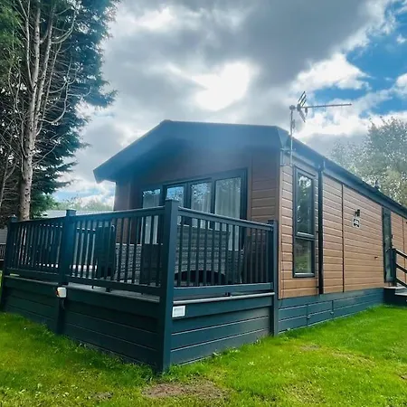 Hideaway Retreat With Hot Tub