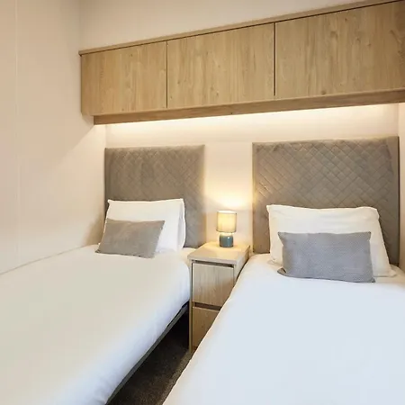 Hideaway Retreat With Hot Tub *