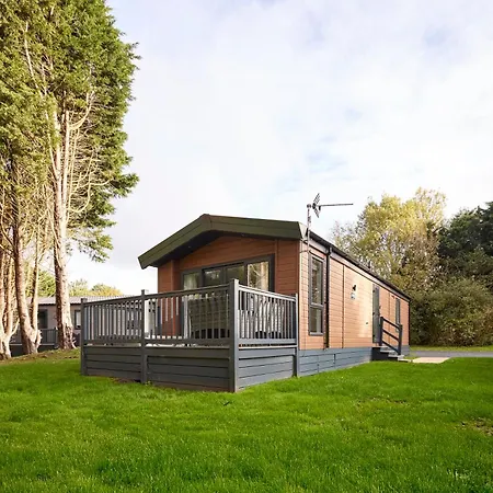 Hideaway Retreat With Hot Tub * York