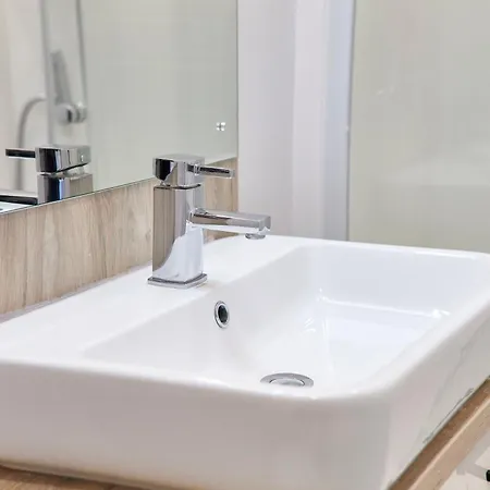 Hideaway Retreat With Hot Tub 度假居 约克