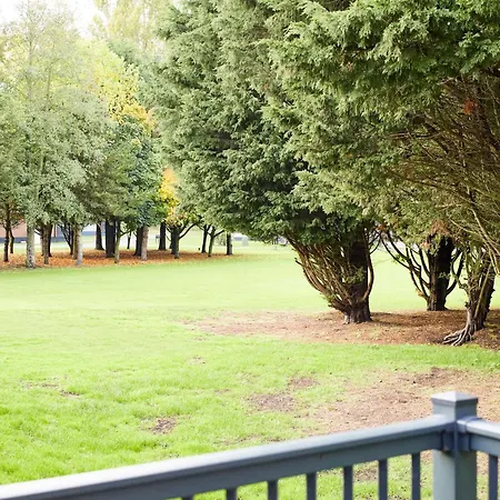 Hideaway Retreat With Hot Tub