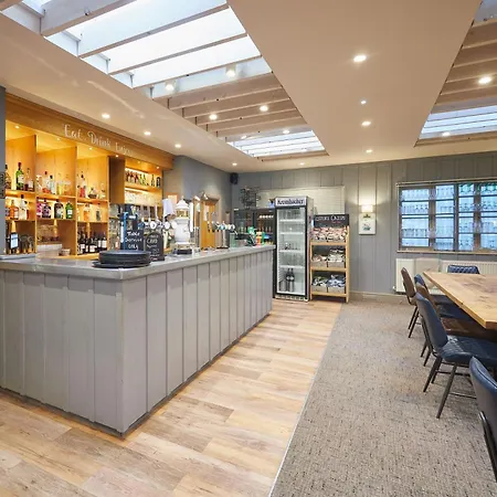 Hideaway Retreat With Hot Tub