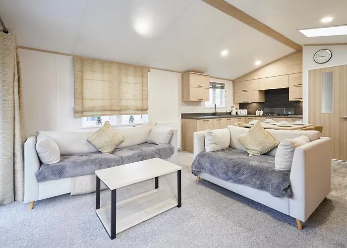 Hideaway Retreat With Hot Tub *