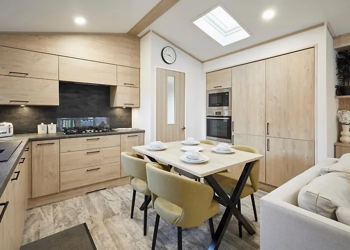 Nyaraló Hideaway Retreat With Hot Tub *