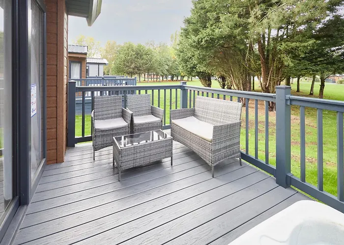 Hideaway Retreat With Hot Tub