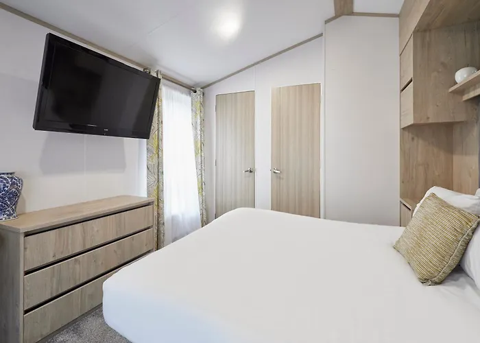 Hideaway Retreat With Hot Tub * York