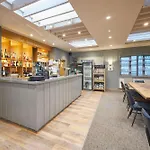 Hideaway Retreat With Hot Tub