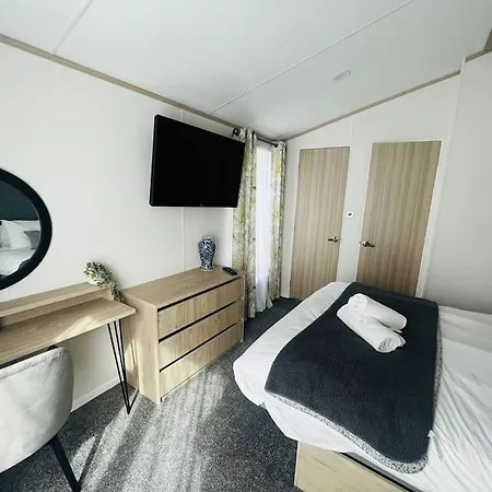 Hideaway Retreat With Hot Tub Holiday home *