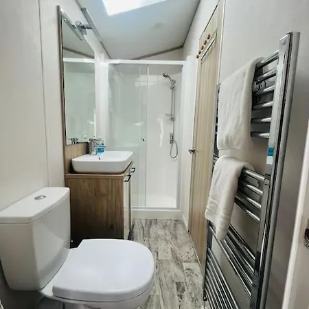 Hideaway Retreat With Hot Tub * York