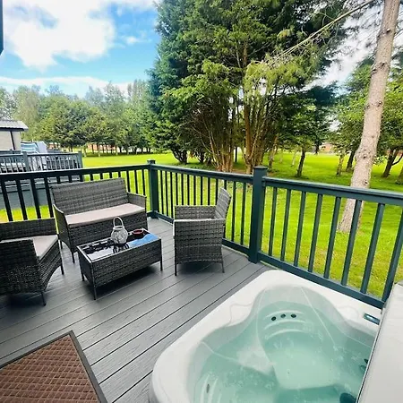 Holiday home Hideaway Retreat With Hot Tub